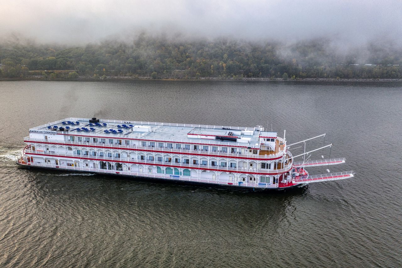 Things to Do in Nashville with Kids - General Jackson Showboat Cruises